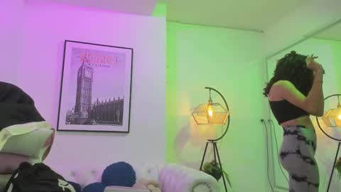 Snapshot of theia_moon_ chatting on 11, 3, 2025 Theia online show from 11, 3, 2025