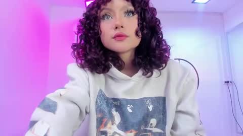 Snapshot of theia_moon_ chatting on 12, 3, 2025 Theia online show from 12, 3, 2025