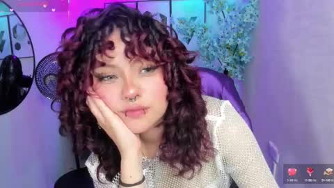 Snapshot of theia_moon_ chatting on 9, 9, 2025 Theia online show from 9, 9, 2025