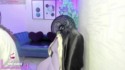 Snapshot of theia_moon_ chatting on 3, 10, 2025 Theia online show from 3, 10, 2025