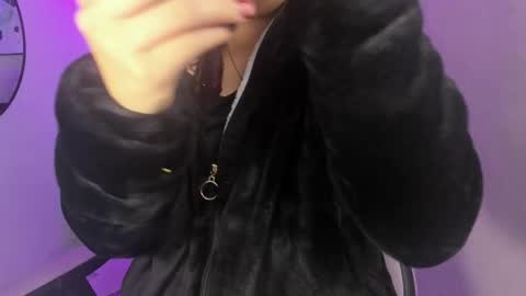 Snapshot of theia_moon_ chatting on 19, 10, 2025 Theia online show from 19, 10, 2025