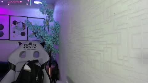 Theia  online show from 14, 1, 2026