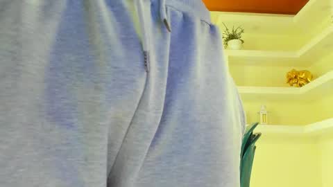 Snapshot of theinderhoot chatting on 8, 1, 2025 theinderhoot online show from 8, 1, 2025