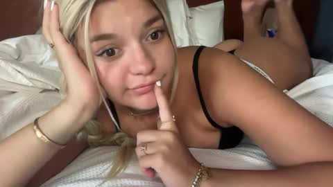 Snapshot of thelexirose chatting on 14, 7, 2026 thelexirose online show from 14, 7, 2026