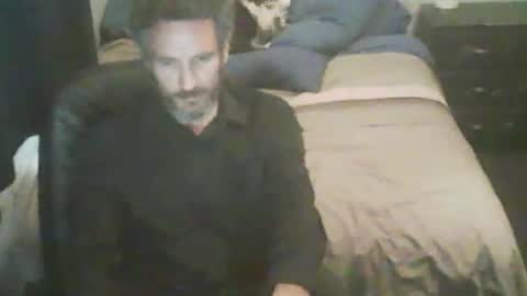 Snapshot of themanwhowearsoneshoe chatting on 25, 10, 2025 themanwhowearsoneshoe online show from 25, 10, 2025