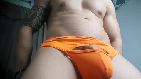 themuscularvenezuelanman online show from 5, 2, 2025