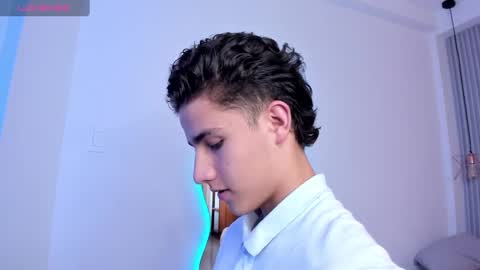 Snapshot of theohawke_ chatting on 3, 1, 2025 THEO- MATEO online show from 3, 1, 2025