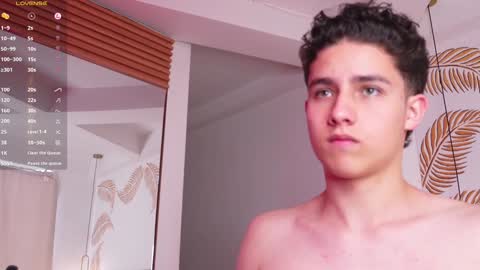 Snapshot of theohawke_ chatting on 28, 1, 2025 THEO- MATEO online show from 28, 1, 2025