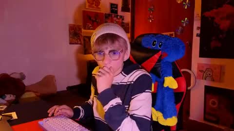 Matt independent model  online show from 16, 4, 2026