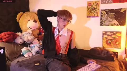 Matt independent model  online show from 18, 4, 2026