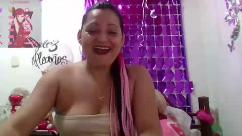 Snapshot of thequeenbella chatting on 8, 10, 2025 bella saritta online show from 8, 10, 2025
