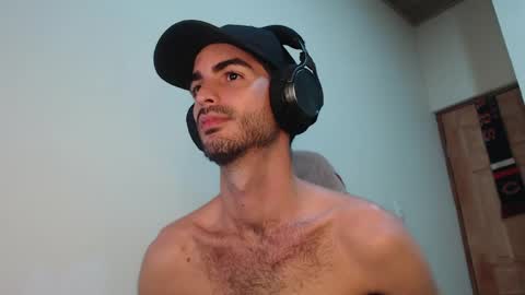 Snapshot of therazhanen chatting on 1, 5, 2026 Santiago Enrique online show from 1, 5, 2026