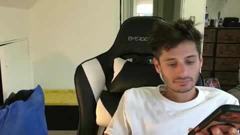 Snapshot of therealdylansdick chatting on 23, 10, 2025 therealdylansdick online show from 23, 10, 2025