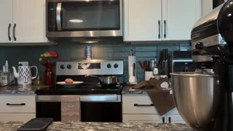 therosiecheeks online show from 17, 3, 2026