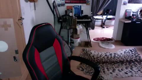 Snapshot of theshowercock chatting on 12, 10, 2025 theshowercock online show from 12, 10, 2025