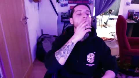 Snapshot of theshowercock chatting on 16, 12, 2025 theshowercock online show from 16, 12, 2025