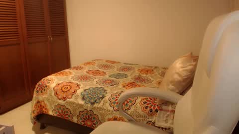 Snapshot of thetalkingbutt chatting on 1, 10, 2025 Mai online show from 1, 10, 2025