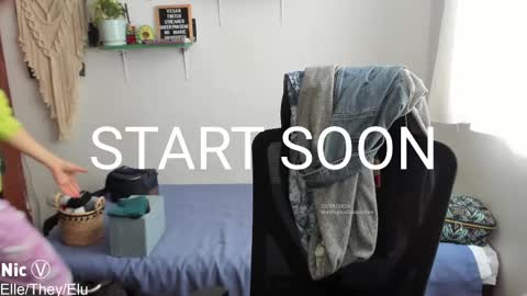 Nicole online show from 23, 9, 2025