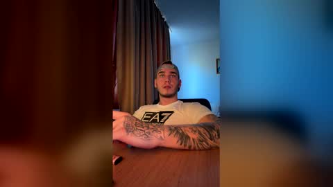 Snapshot of theworldisyoursss chatting on 15, 4, 2026 TheWorldIsYours online show from 15, 4, 2026