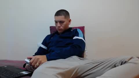 Thiago independent model online show from 16, 12, 2024