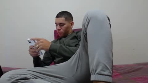 Thiago independent model online show from 18, 12, 2024