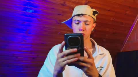 Snapshot of thiago_n_sam chatting on 23, 11, 2025 thiago_n_sam online show from 23, 11, 2025