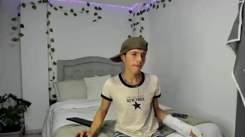 Snapshot of thiago_n_sam chatting on 15, 1, 2026 thiago_n_sam online show from 15, 1, 2026