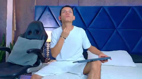 Snapshot of thiagoferrer_ chatting on 24, 6, 2026 T H I A G O online show from 24, 6, 2026
