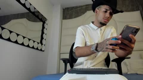 Snapshot of thiagoferreti_ chatting on 9, 9, 2025 ThiagoFerreti online show from 9, 9, 2025