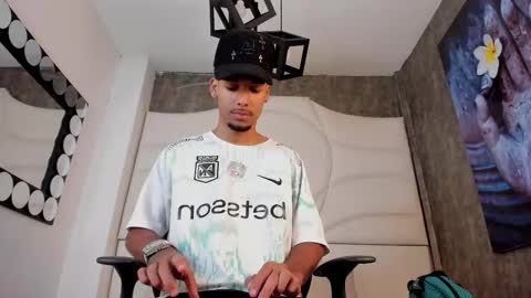 Snapshot of thiagoferreti_ chatting on 4, 10, 2025 ThiagoFerreti online show from 4, 10, 2025