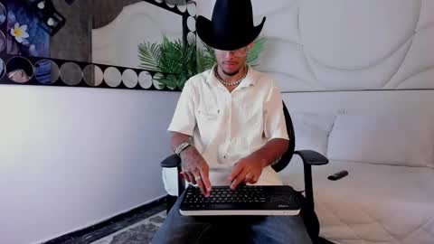 Snapshot of thiagoferreti_ chatting on 7, 10, 2025 ThiagoFerreti online show from 7, 10, 2025