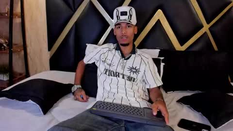 ThiagoFerreti online show from 7, 1, 2026