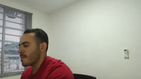 Snapshot of thiagohot_xx chatting on 13, 11, 2025 Thiago online show from 13, 11, 2025