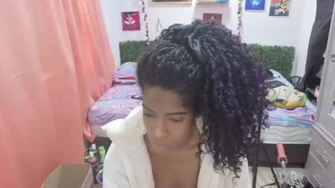 Snapshot of thiana_horny chatting on 10, 7, 2026 thiana_horny online show from 10, 7, 2026