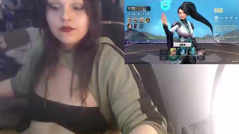 Snapshot of thiccfemme chatting on 23, 10, 2025 ThiccFemme online show from 23, 10, 2025