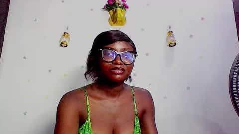 Snapshot of thick_ebonie chatting on 26, 9, 2025 Jenny online show from 26, 9, 2025
