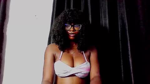 Snapshot of thick_ebonie chatting on 5, 10, 2025 Jenny online show from 5, 10, 2025