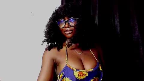 Snapshot of thick_ebonie chatting on 6, 10, 2025 Jenny online show from 6, 10, 2025