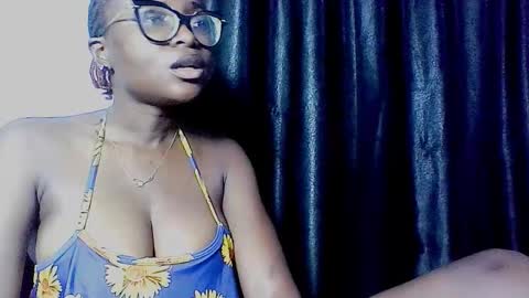 Snapshot of thick_ebonie chatting on 7, 10, 2025 Jenny online show from 7, 10, 2025