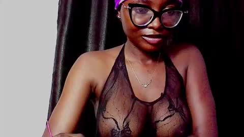 Snapshot of thick_ebonie chatting on 9, 10, 2025 Jenny online show from 9, 10, 2025