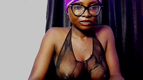 Snapshot of thick_ebonie chatting on 12, 10, 2025 Jenny online show from 12, 10, 2025