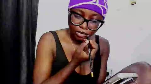 Snapshot of thick_ebonie chatting on 12, 10, 2025 Jenny online show from 12, 10, 2025