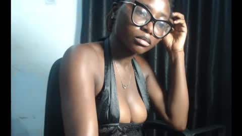 Snapshot of thick_ebonie chatting on 18, 10, 2025 Jenny online show from 18, 10, 2025