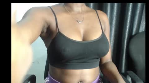 Snapshot of thick_ebonie chatting on 5, 11, 2025 Jenny online show from 5, 11, 2025