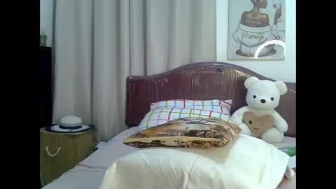 thickassvillageebony online show from 11, 5, 2026