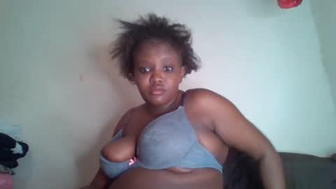 Snapshot of thickianababe chatting on 5, 1, 2025 thickianababe online show from 5, 1, 2025