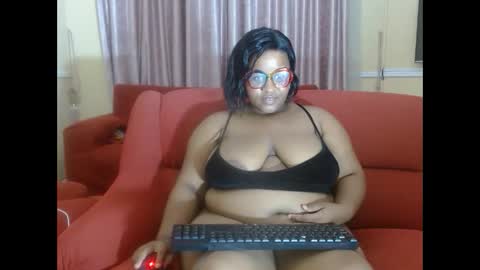 Snapshot of thickjuicyxxx chatting on 8, 10, 2025 thickjuicyxxx online show from 8, 10, 2025
