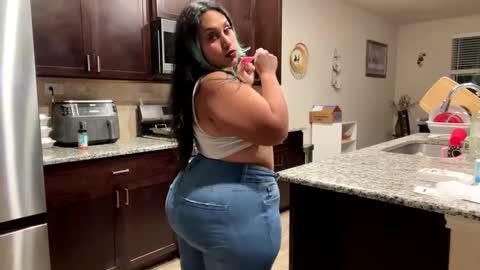 thickmorena online show from 5, 10, 2025