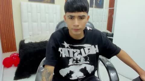 Snapshot of thiiago_collins chatting on 1, 3, 2026 THIAGO COLLINS online show from 1, 3, 2026