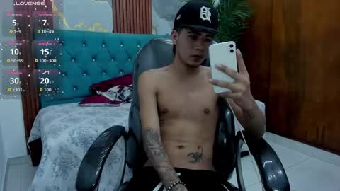 Snapshot of thiiago_collins chatting on 25, 3, 2026 THIAGO COLLINS online show from 25, 3, 2026